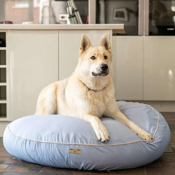 eco-friendly-dog-bed-pastel-and-cream-piping-3