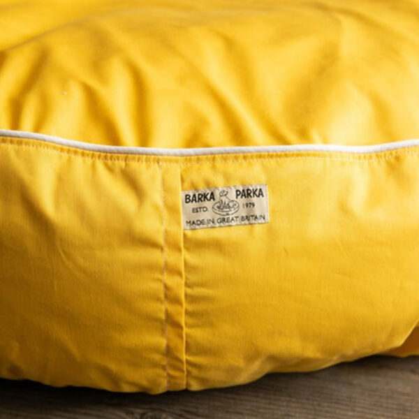 eco-friendly-dog-bed-yellow-and-cream-piping-3